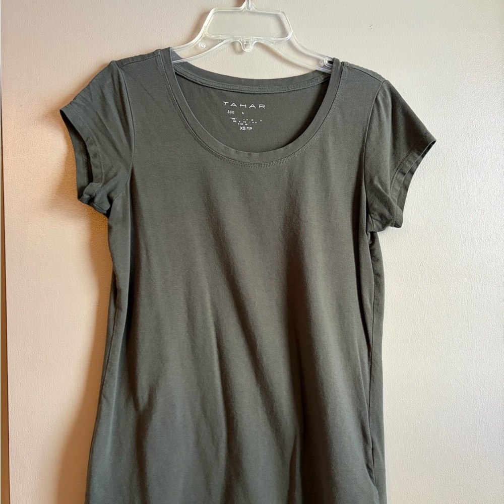 Tahari Women's Dark Gray Short Sleeve Tee